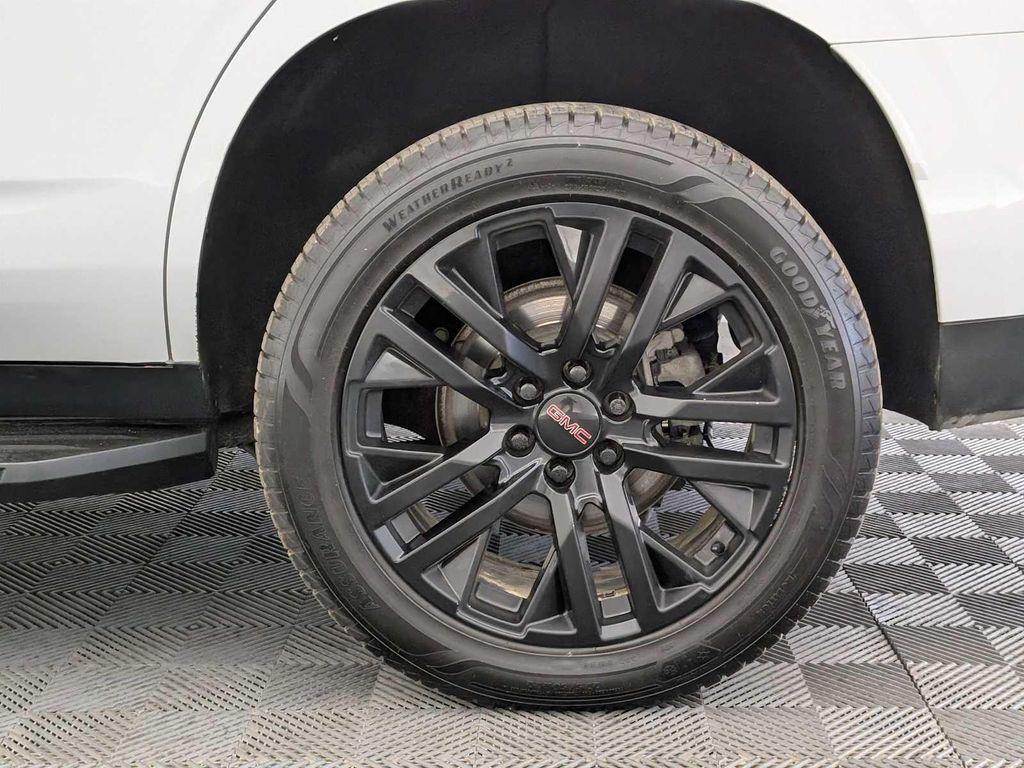 used 2023 GMC Yukon car, priced at $40,695