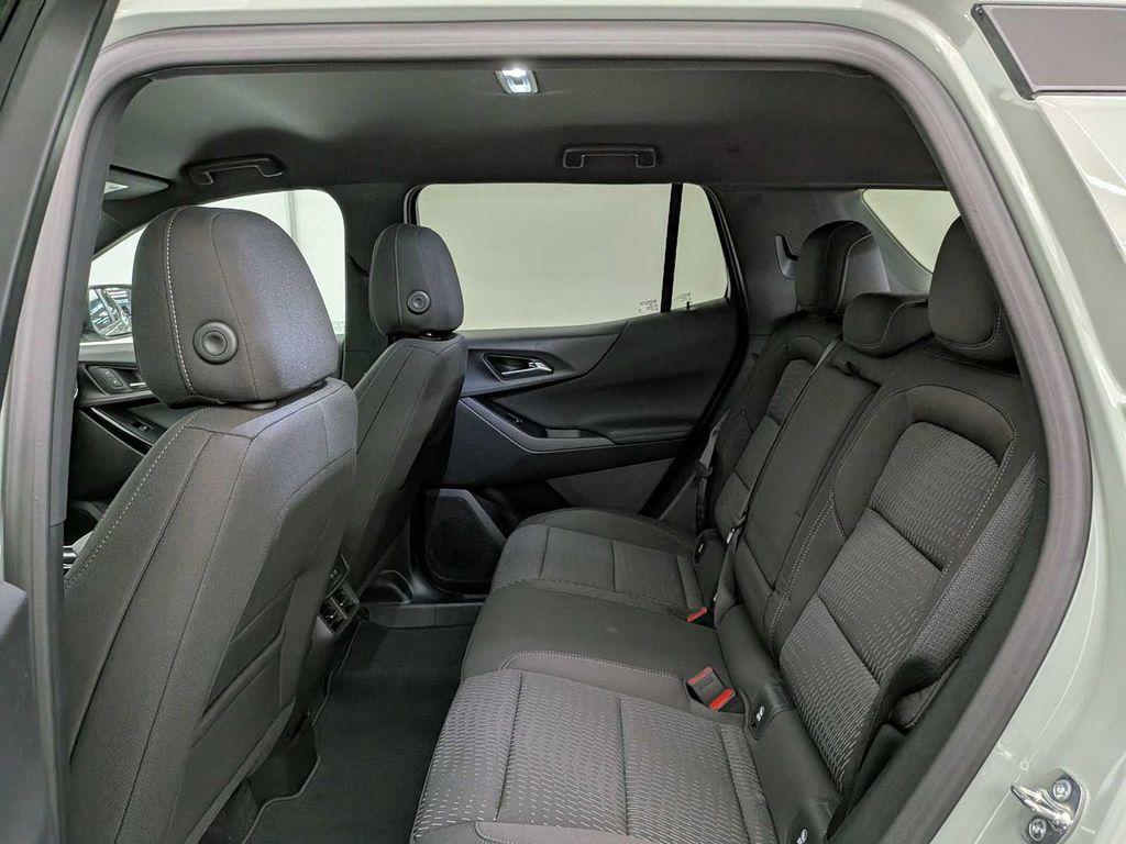 new 2026 Chevrolet Equinox car, priced at $32,000