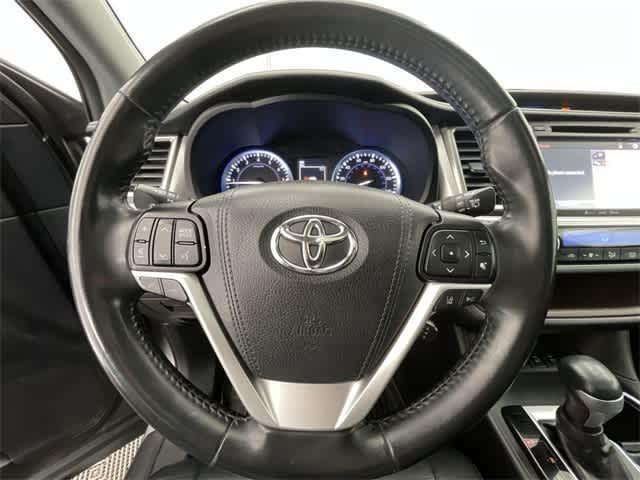 used 2019 Toyota Highlander car, priced at $29,811