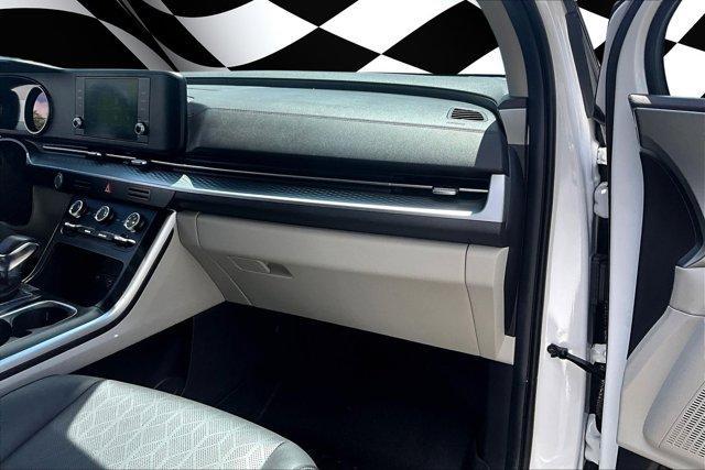 used 2023 Kia Carnival car, priced at $29,594