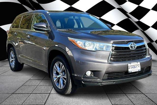 used 2015 Toyota Highlander car, priced at $19,500