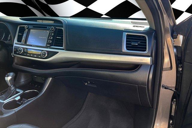 used 2015 Toyota Highlander car, priced at $19,500