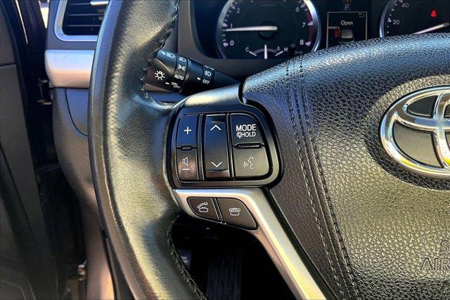 used 2015 Toyota Highlander car, priced at $19,500