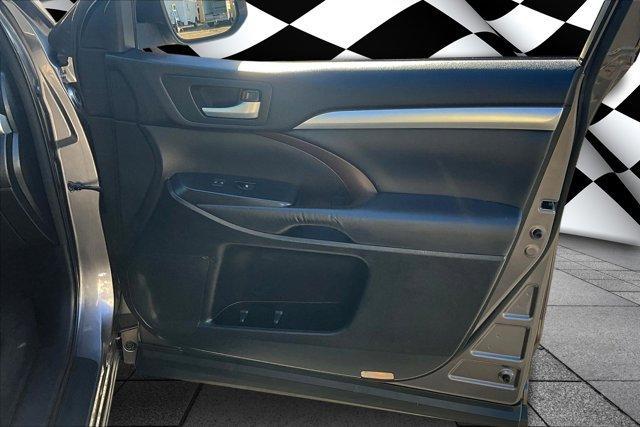 used 2015 Toyota Highlander car, priced at $19,500