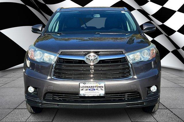 used 2015 Toyota Highlander car, priced at $19,500