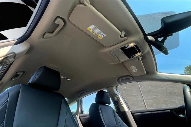 used 2018 Honda Clarity Plug-In Hybrid car, priced at $17,594
