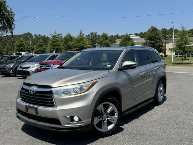 used 2014 Toyota Highlander car, priced at $18,900