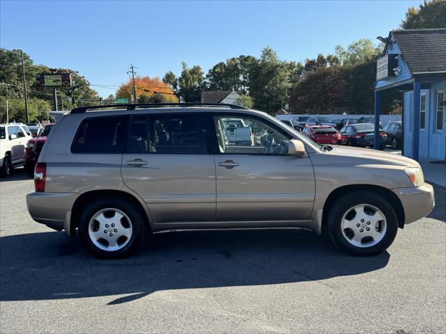 used 2006 Toyota Highlander car, priced at $6,500