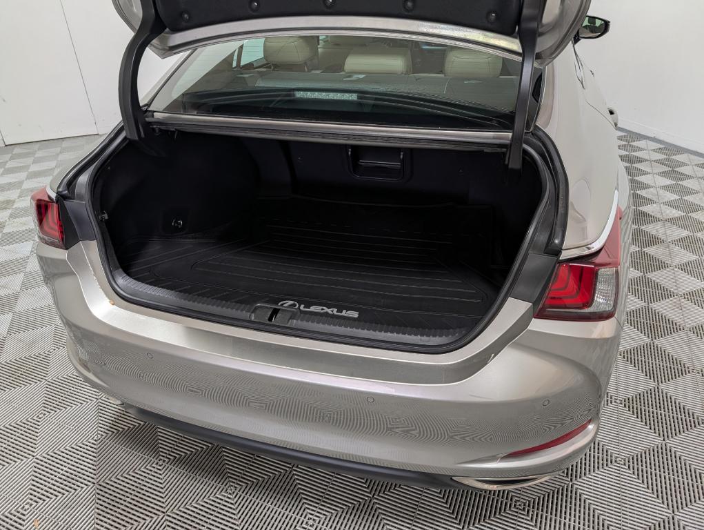 used 2020 Lexus ES 350 car, priced at $29,900