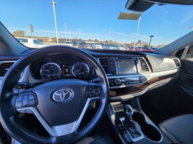 used 2018 Toyota Highlander car