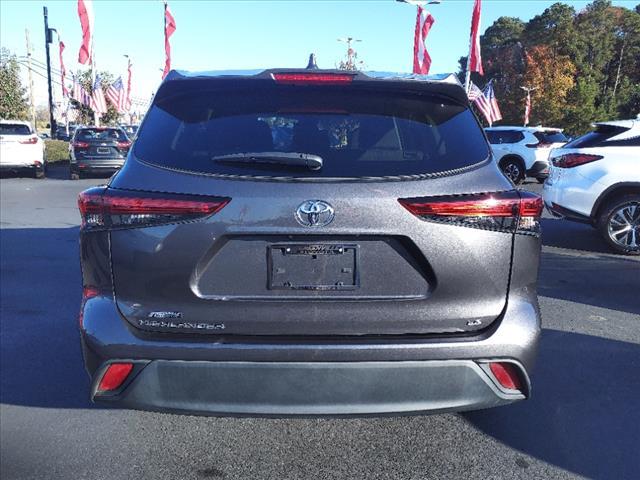 used 2022 Toyota Highlander car, priced at $33,821