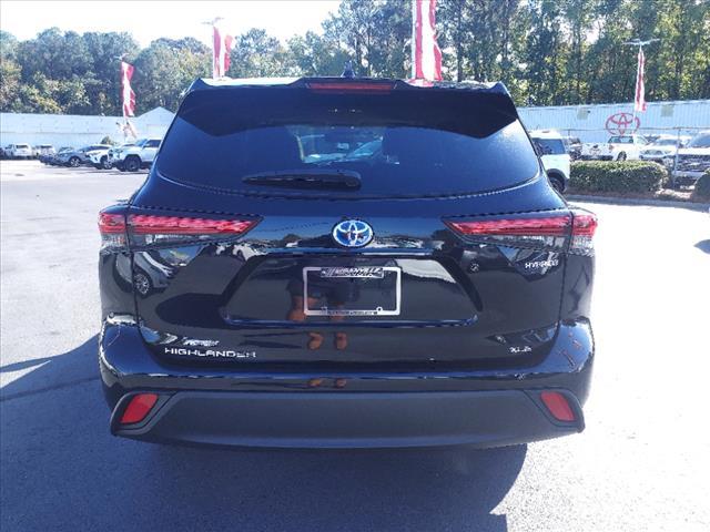 used 2022 Toyota Highlander Hybrid car, priced at $38,982