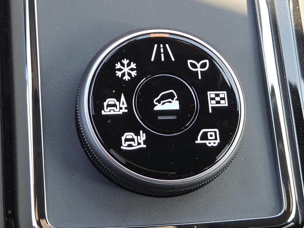 new 2025 Nissan Pathfinder car, priced at $38,187