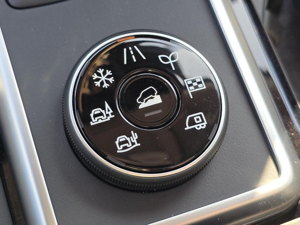 new 2025 Nissan Pathfinder car, priced at $47,701