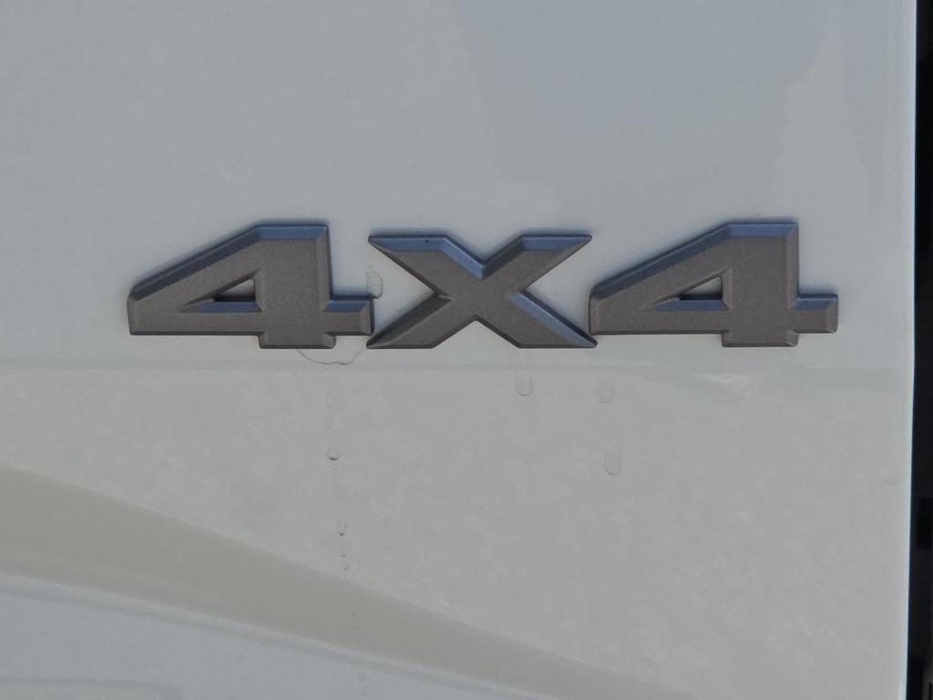 new 2025 Nissan Frontier car, priced at $36,865