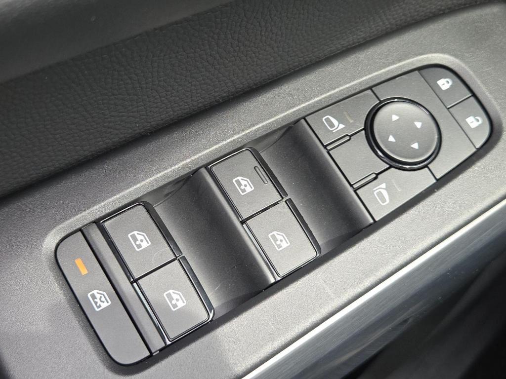 new 2025 Nissan Pathfinder car, priced at $43,678