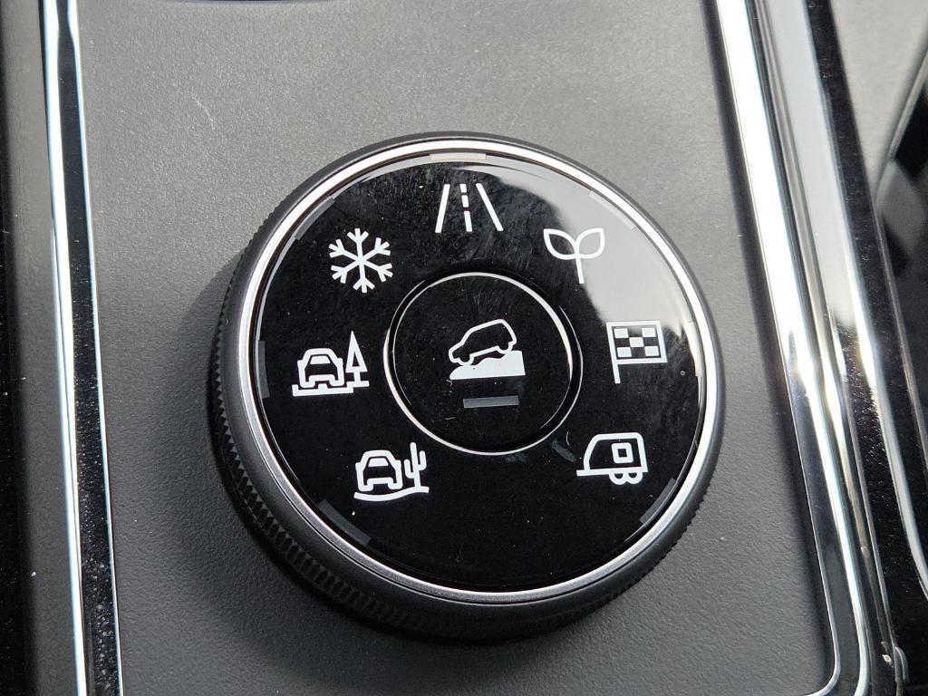 new 2025 Nissan Pathfinder car, priced at $43,678