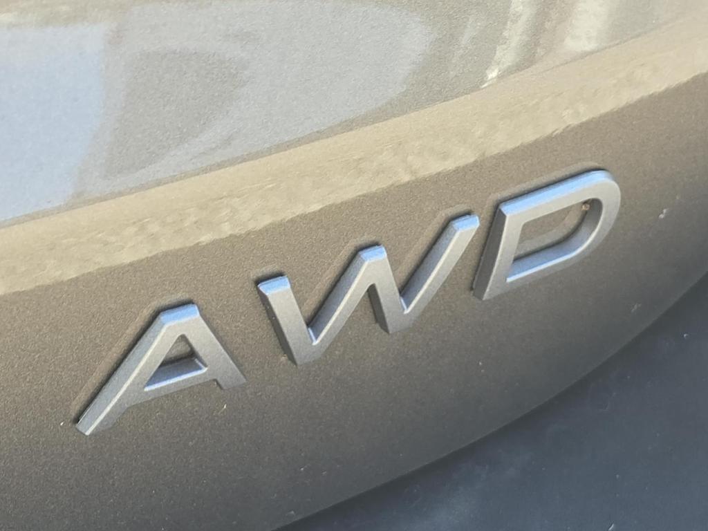 new 2025 Nissan Kicks car, priced at $27,680