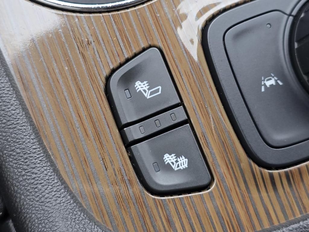 used 2021 GMC Acadia car, priced at $25,200