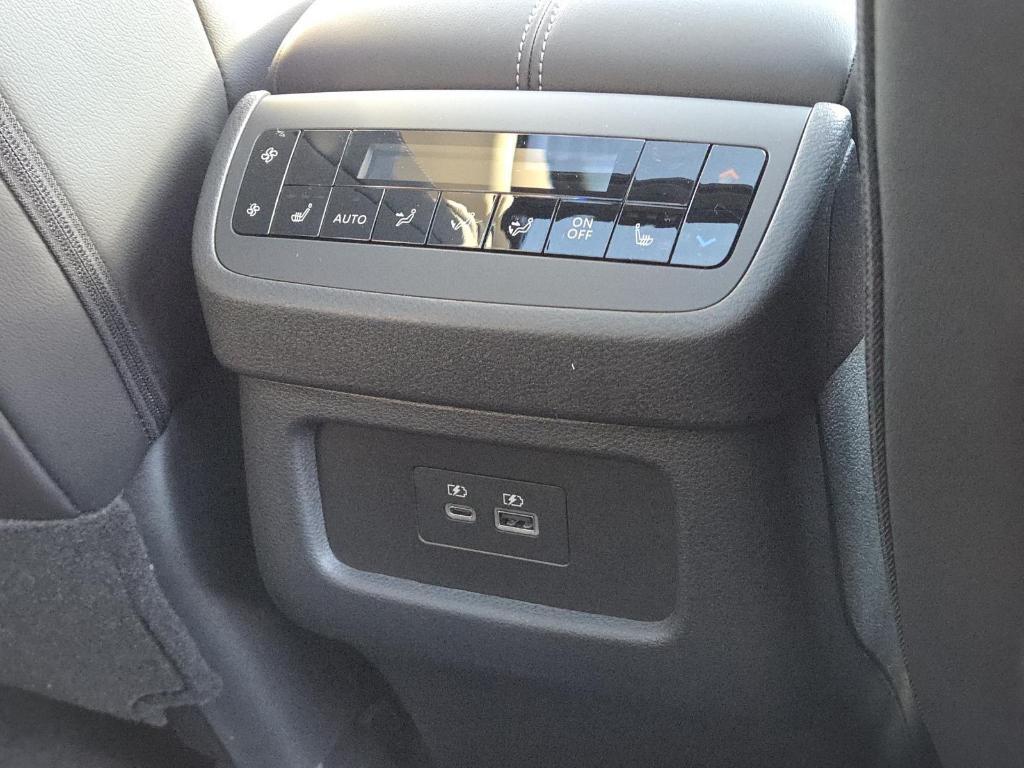 new 2025 Nissan Pathfinder car, priced at $40,864