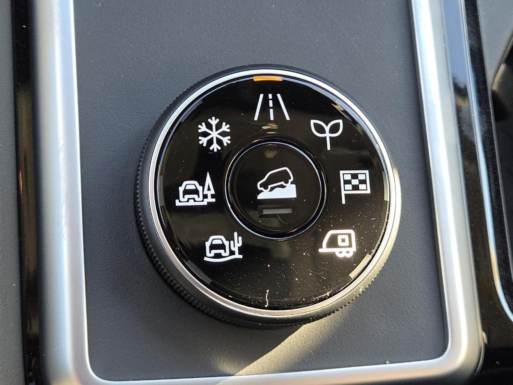 new 2025 Nissan Pathfinder car, priced at $40,864