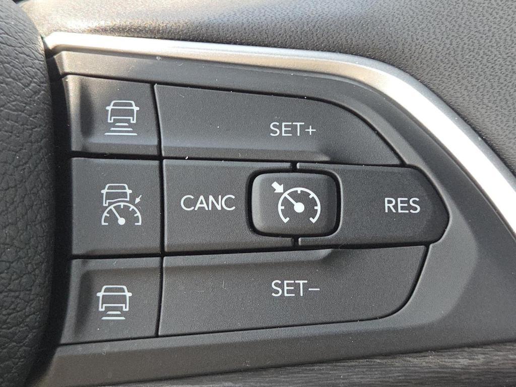 used 2024 Jeep Grand Cherokee car, priced at $39,000