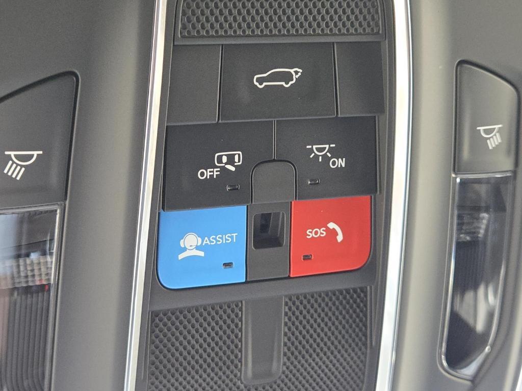 used 2024 Jeep Grand Cherokee car, priced at $39,000