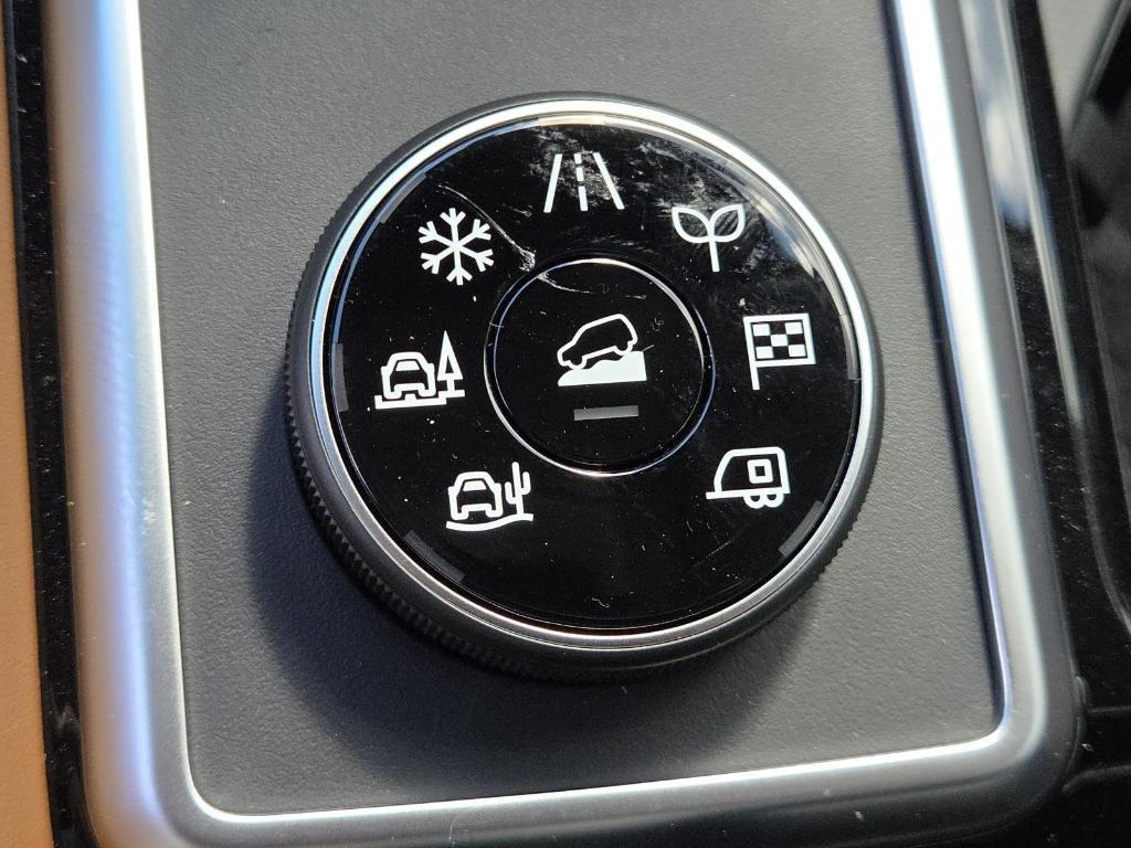 new 2025 Nissan Pathfinder car, priced at $45,522