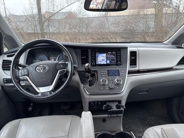 used 2018 Toyota Sienna car