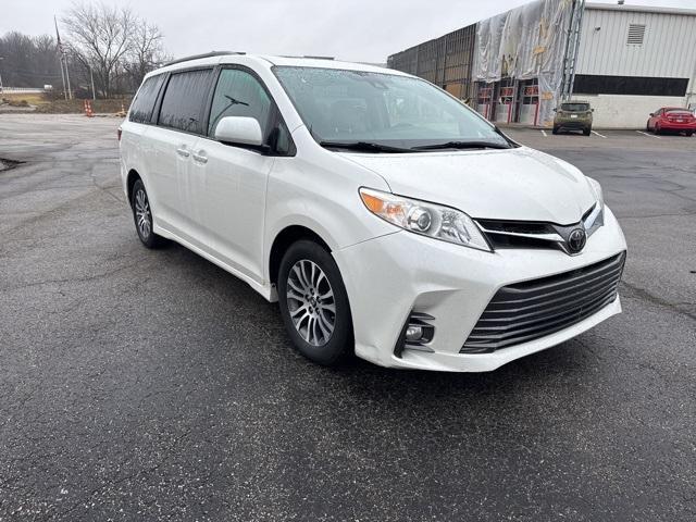 used 2018 Toyota Sienna car