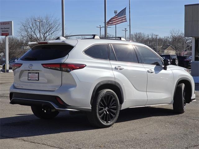 used 2023 Toyota Highlander car, priced at $39,400