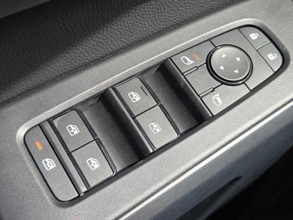 new 2025 Nissan Pathfinder car, priced at $38,248
