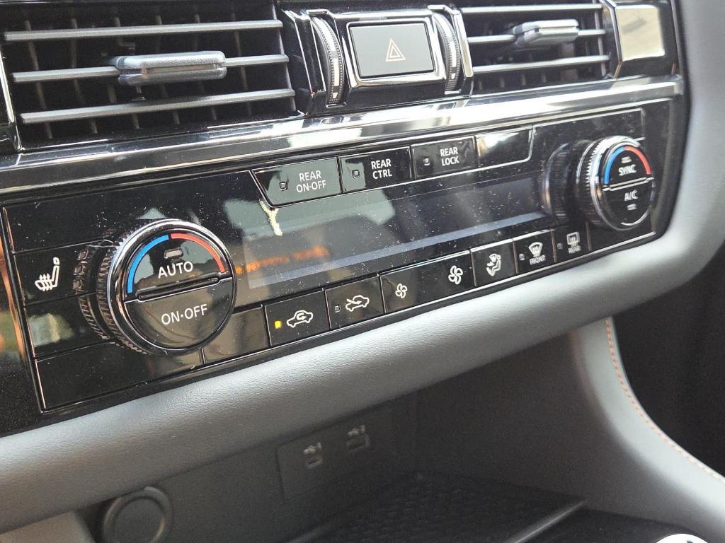 new 2025 Nissan Pathfinder car, priced at $38,178