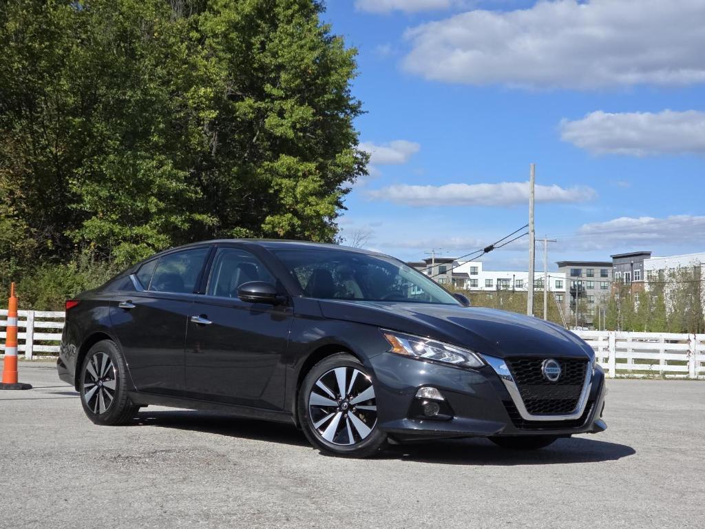 used 2022 Nissan Altima car, priced at $22,300