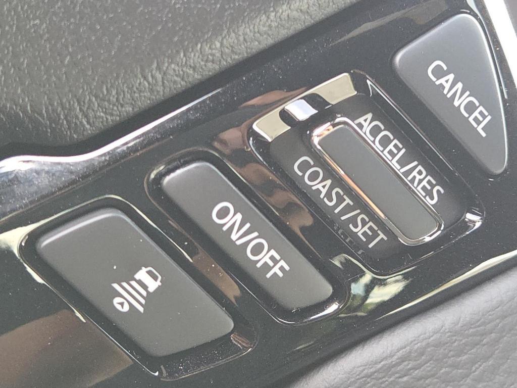 new 2025 Nissan Frontier car, priced at $40,986