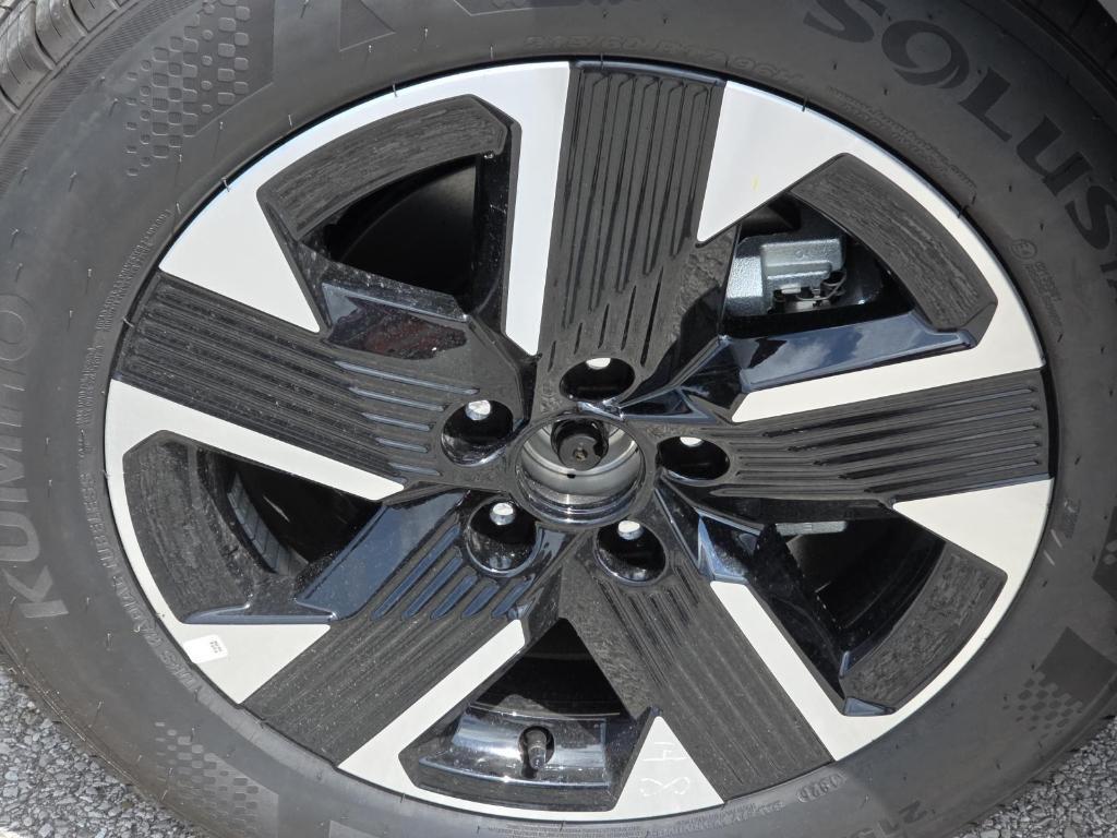 new 2025 Nissan Kicks car, priced at $25,743