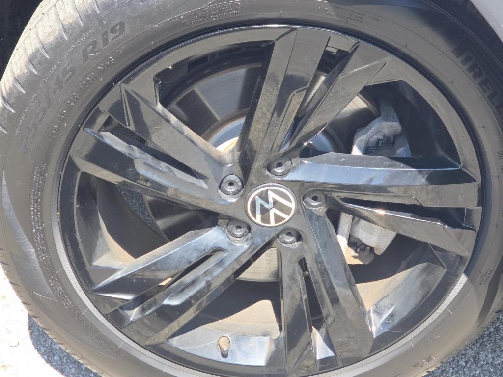 used 2024 Volkswagen Tiguan car, priced at $31,400
