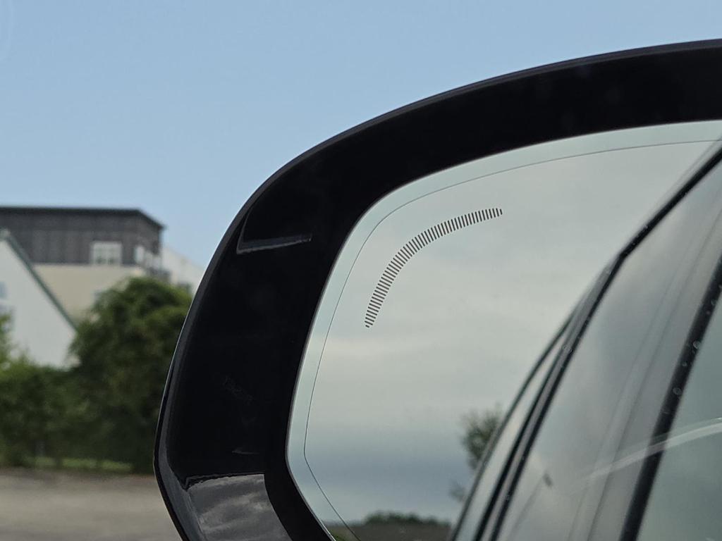 used 2022 Volvo XC90 car, priced at $33,500