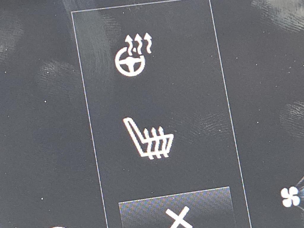 used 2022 Volvo XC90 car, priced at $33,500