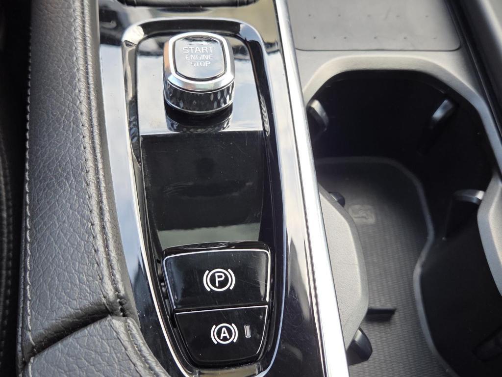 used 2022 Volvo XC90 car, priced at $33,500