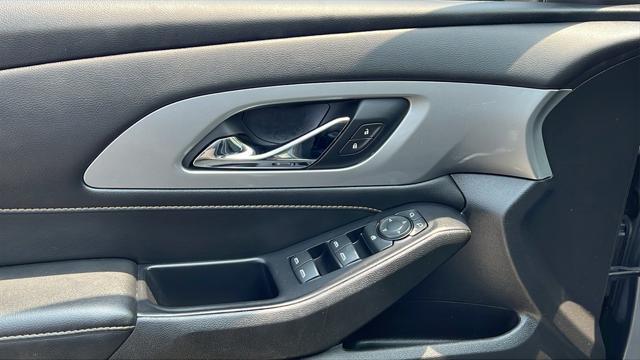 used 2021 Chevrolet Traverse car, priced at $28,975