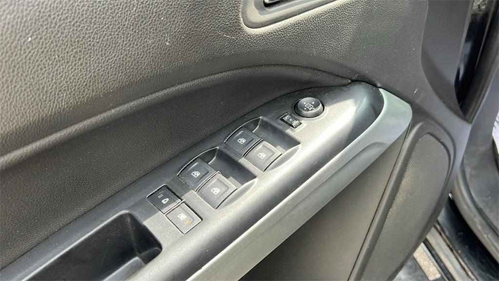 used 2015 Chevrolet Colorado car, priced at $18,975