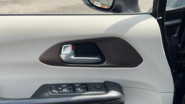used 2018 Chrysler Pacifica car, priced at $14,375