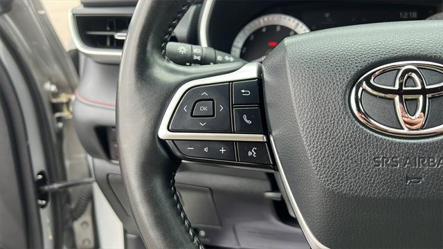 used 2022 Toyota Highlander car, priced at $39,975