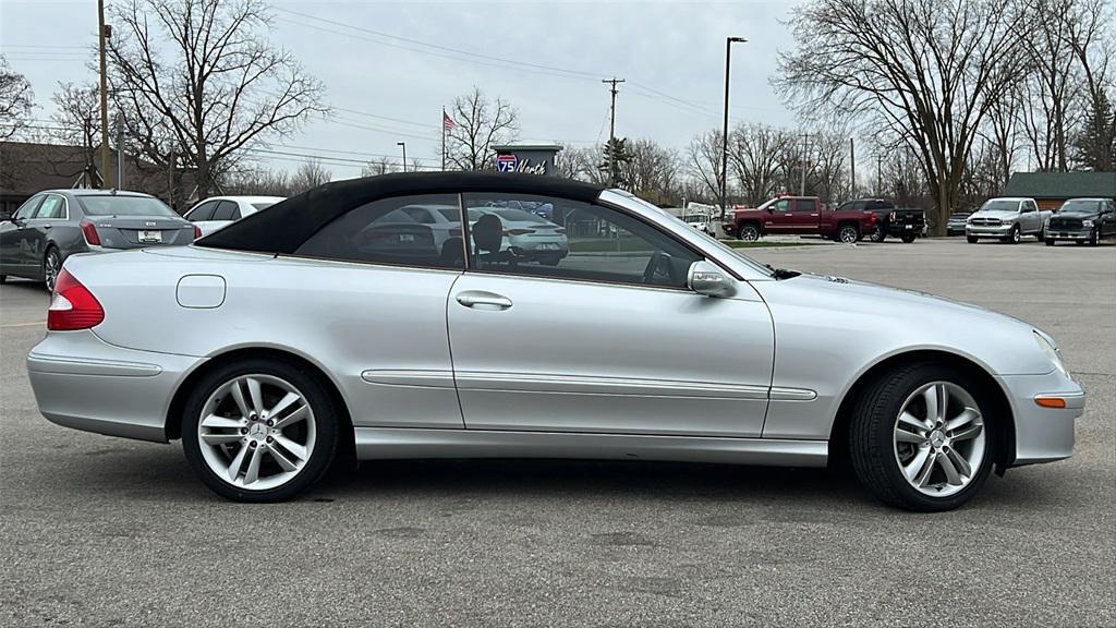 used 2006 Mercedes-Benz CLK-Class car, priced at $8,275