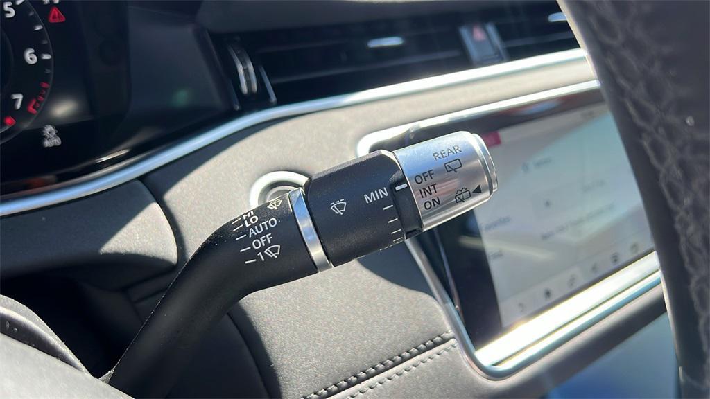 used 2020 Land Rover Range Rover Evoque car, priced at $23,575