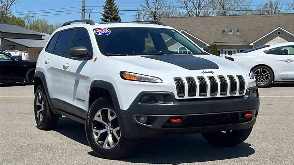 used 2016 Jeep Cherokee car, priced at $11,975