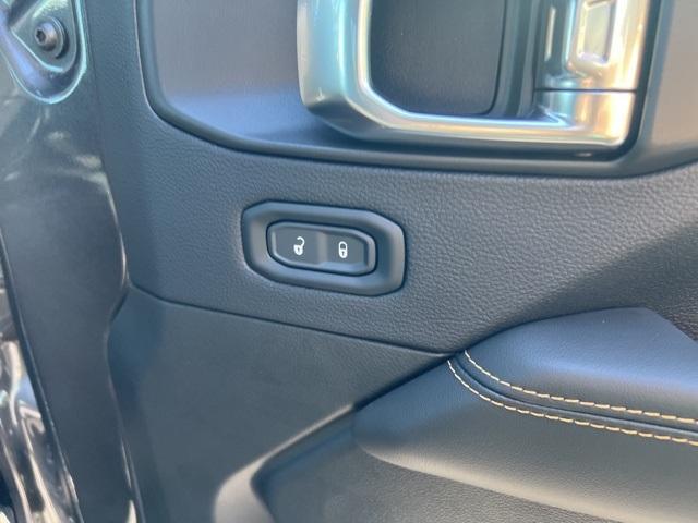 new 2025 Jeep Wrangler car, priced at $54,810