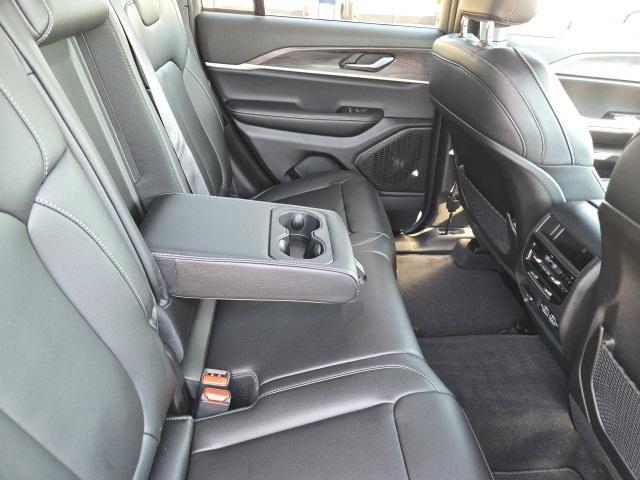 new 2025 Jeep Grand Cherokee car, priced at $42,140