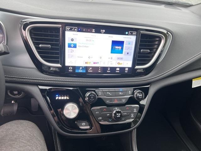 new 2026 Chrysler Pacifica car, priced at $46,905